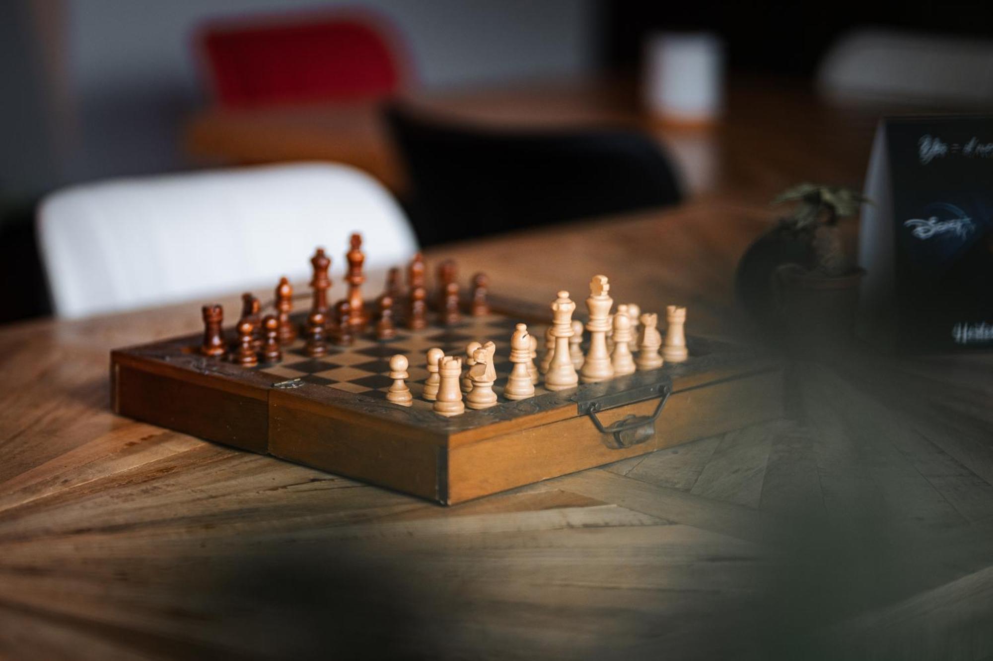 Hostel MHG Extérieur photo Chess