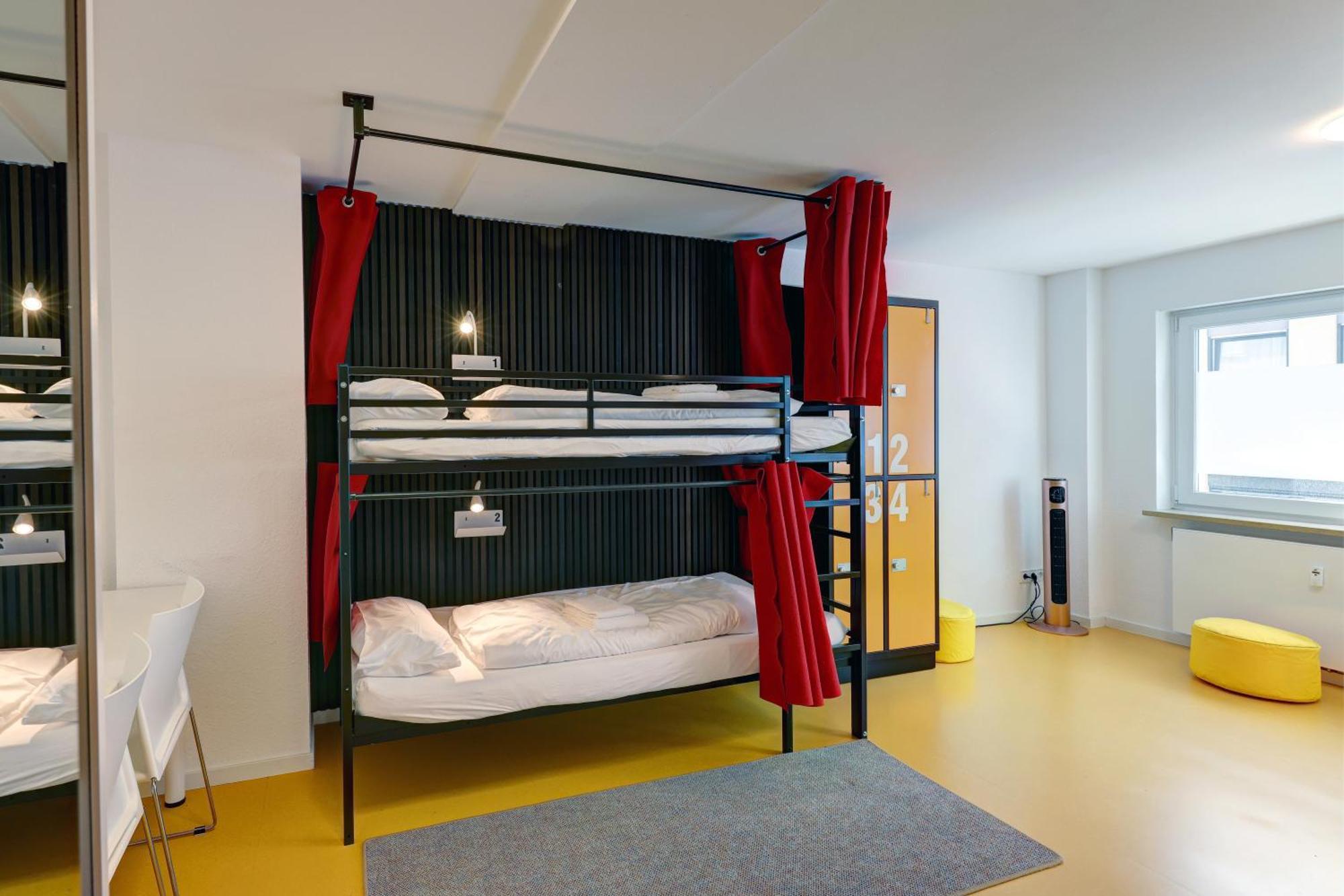 Hostel MHG Extérieur photo A typical room at a youth hostel