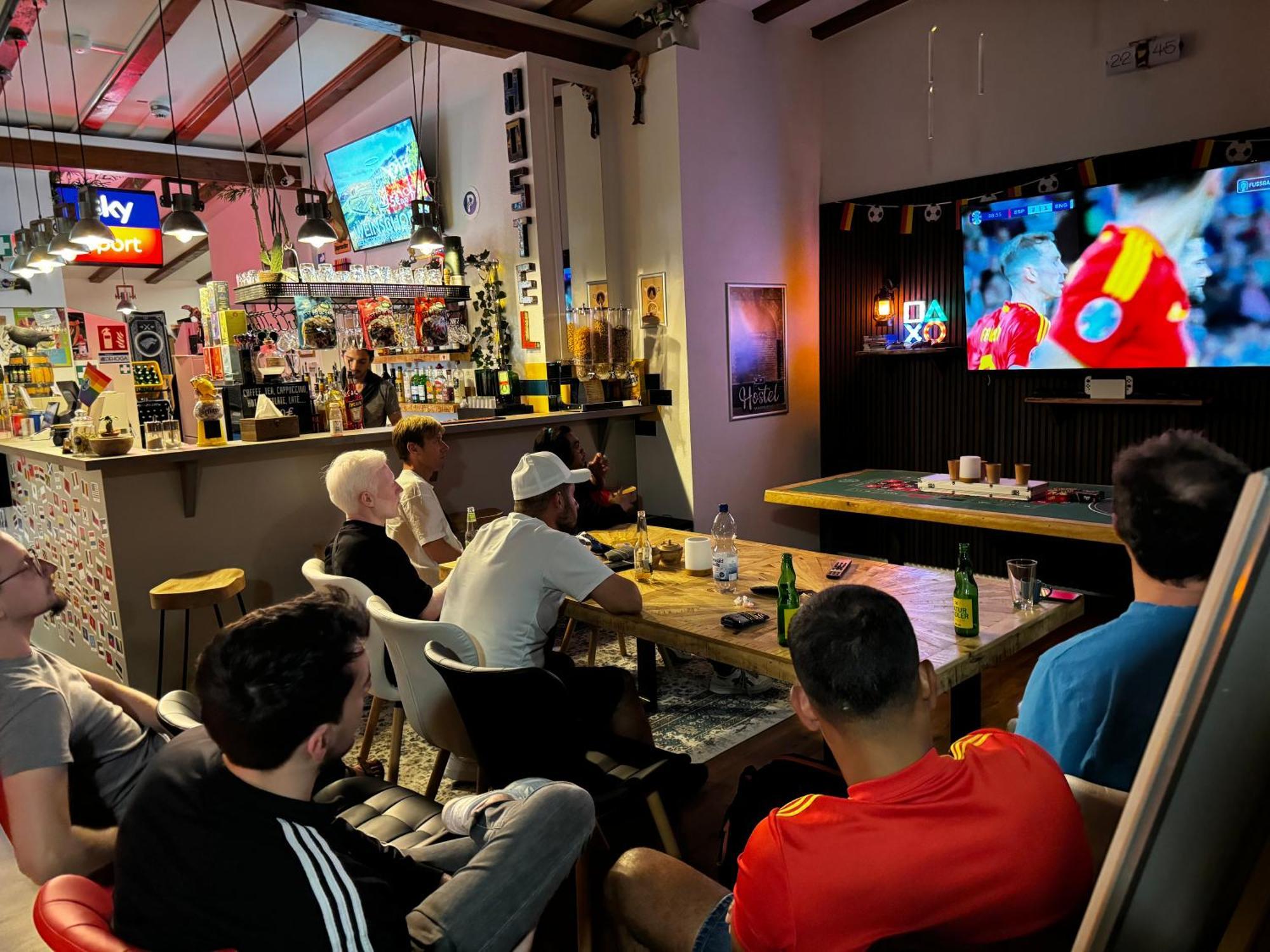 Hostel MHG Extérieur photo Sky Sports broadcast of the 2019 Tour de France